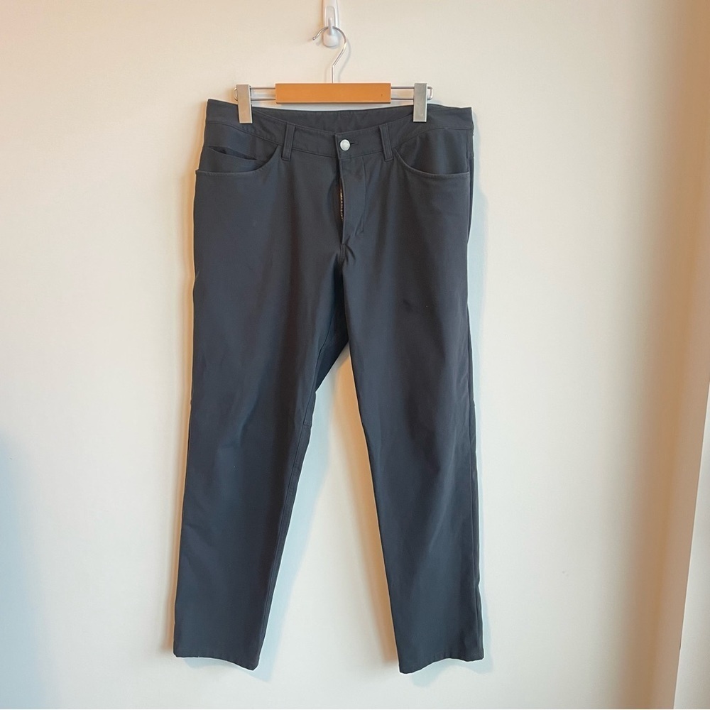 Lululemon ABC Pant Classic *32"
Obsidian Size 32 - Picture 5 of 12